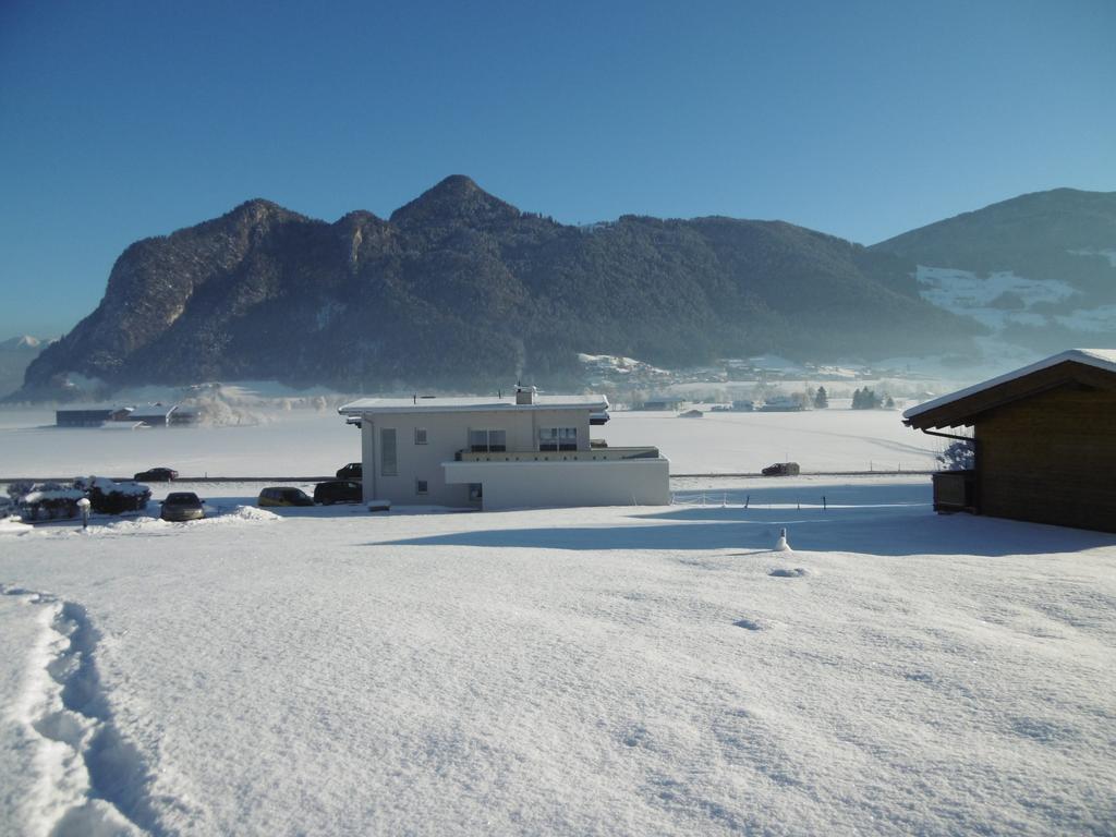 Ferienwohnung Zillertal Bacher ชลิทเทอร์ส ภายนอก รูปภาพ