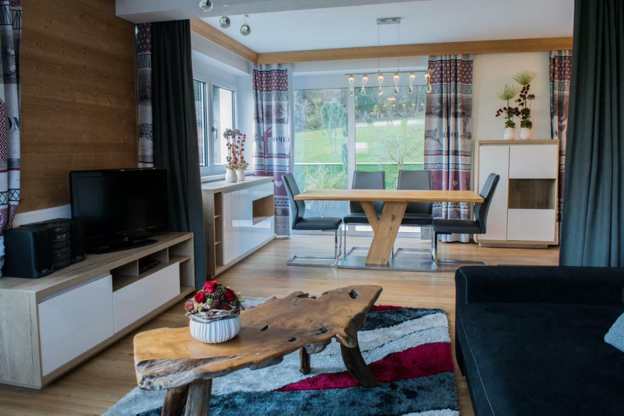 Ferienwohnung Zillertal Bacher ชลิทเทอร์ส ภายนอก รูปภาพ