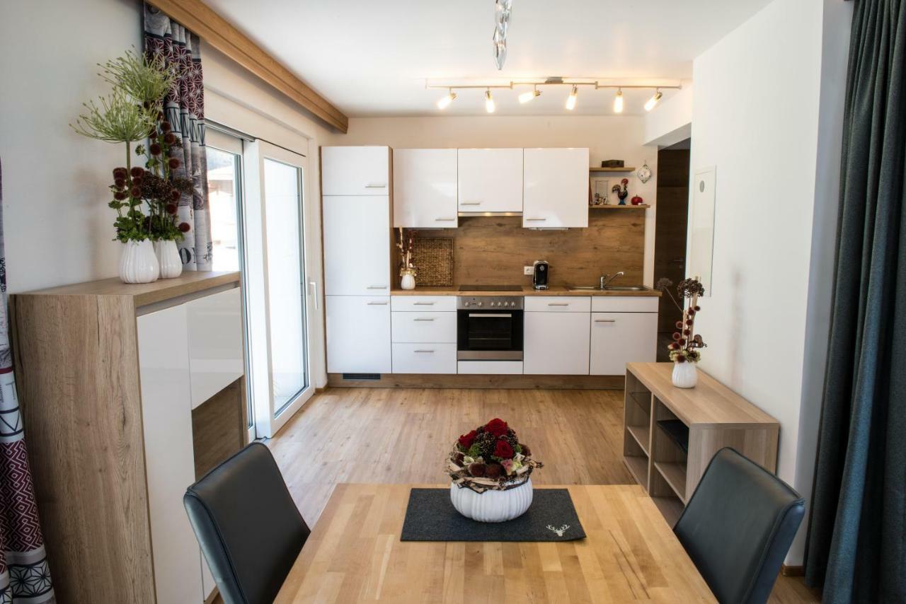 Ferienwohnung Zillertal Bacher ชลิทเทอร์ส ภายนอก รูปภาพ